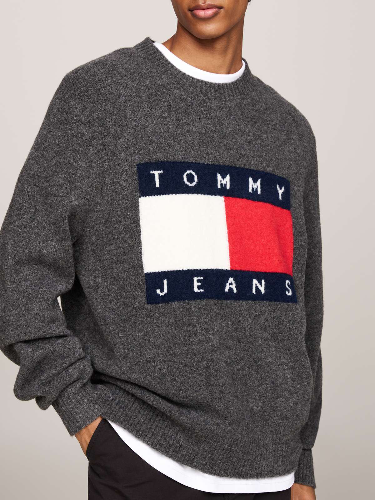 Вязаный свитер с круглым вырезом. TJM REG MELANGE FLAG SWEATER