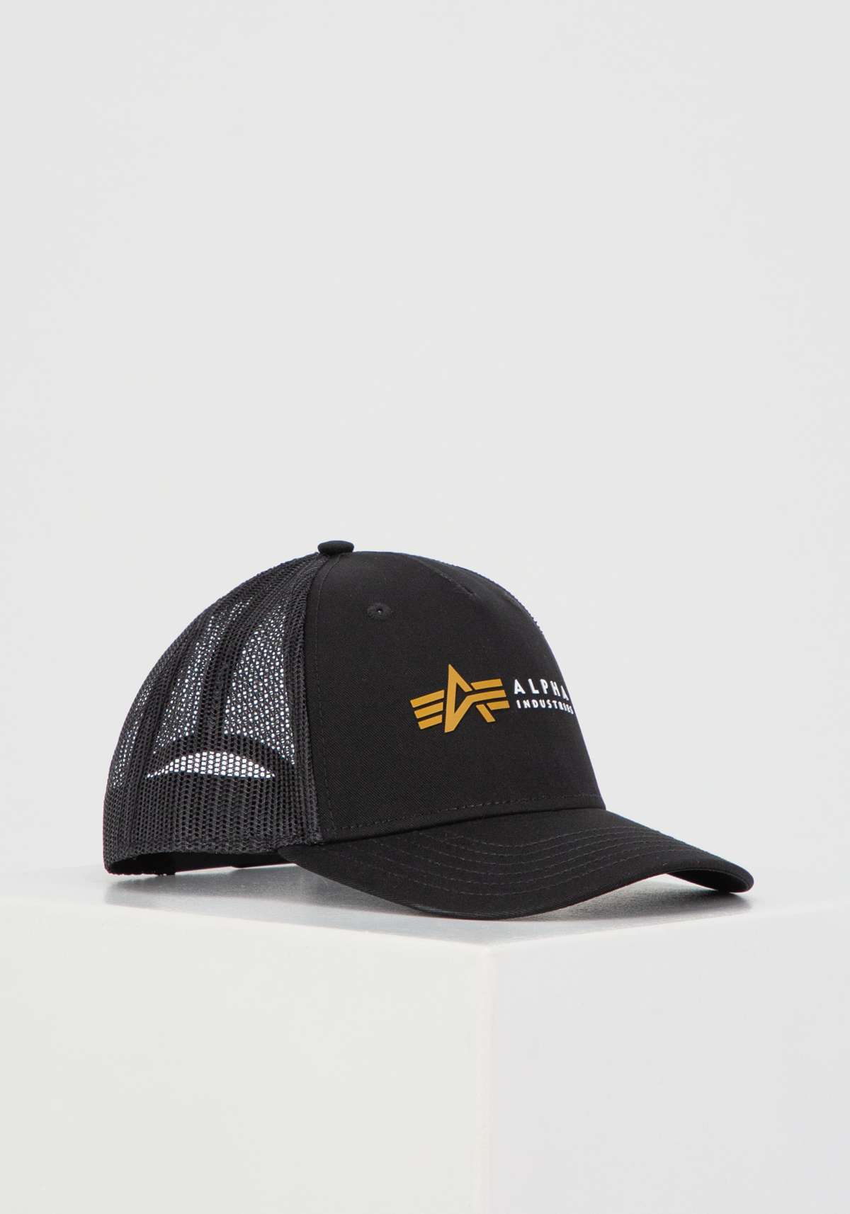 Кепка дальнобойщика Accessoires - Headwear Alpha Label Trucker Cap