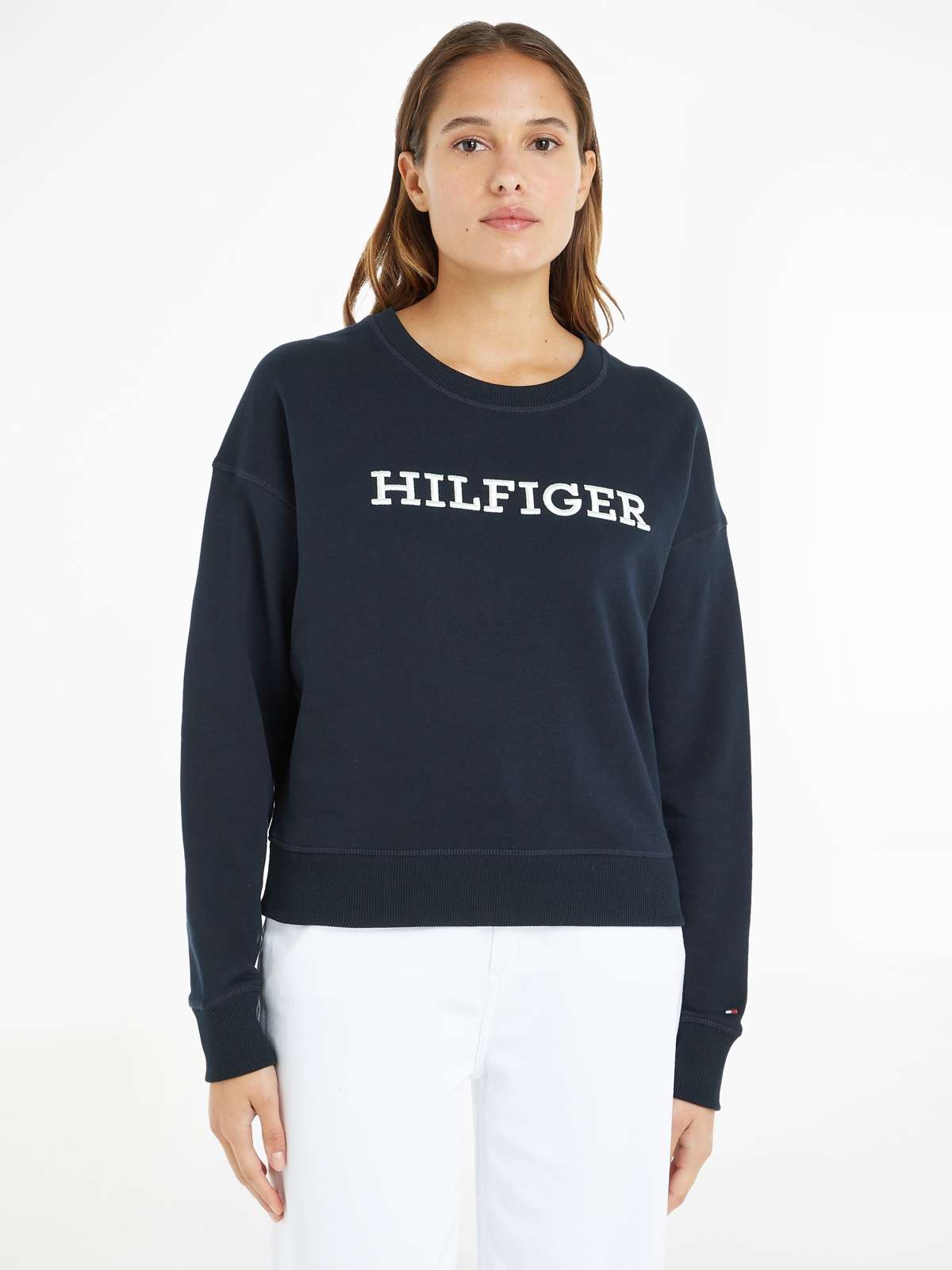 Толстовка с характерной вышивкой логотипа Hilfiger.
