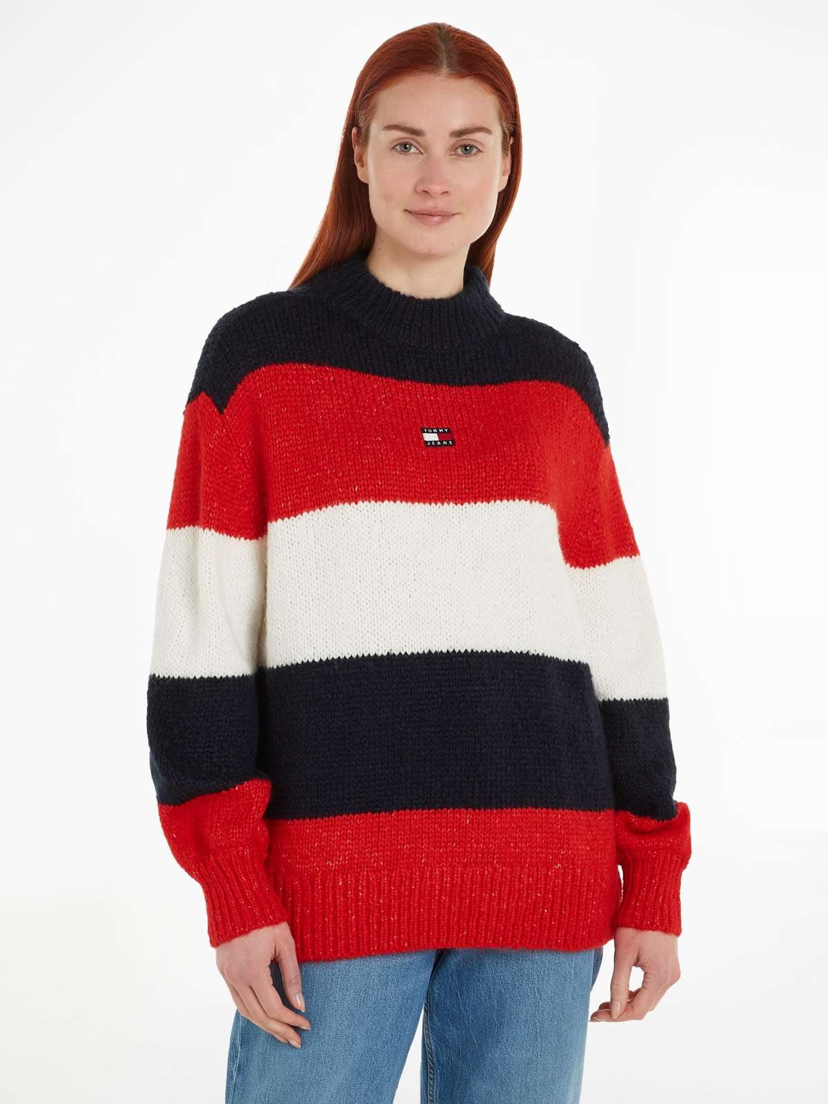 Вязаный свитер с нашивкой-логотипом