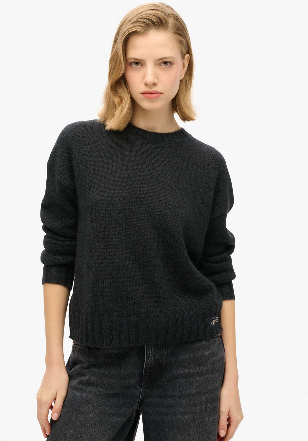 Вязаный свитер ESSENTIAL CREW NECK JUMPER