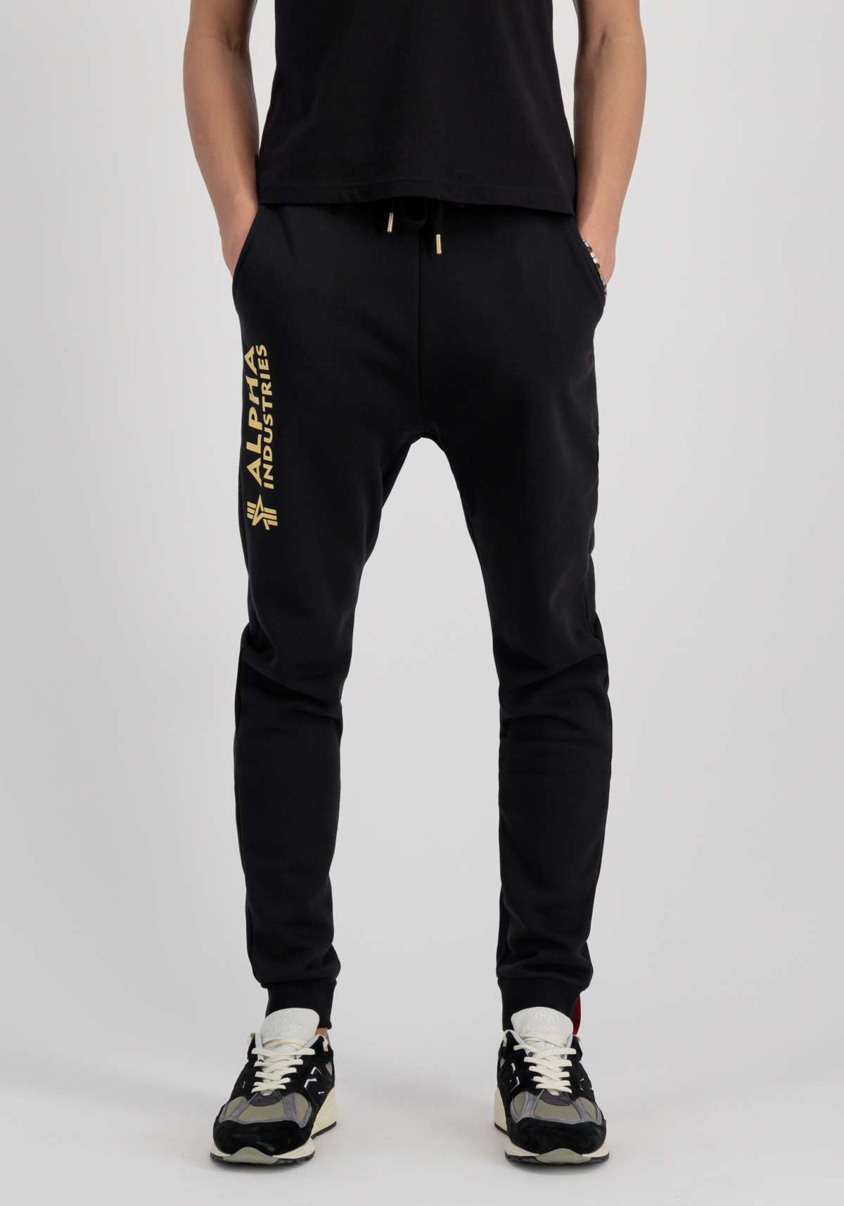 Спортивные штаны»Men - Jogger Basic Jogger AI Foil Print«