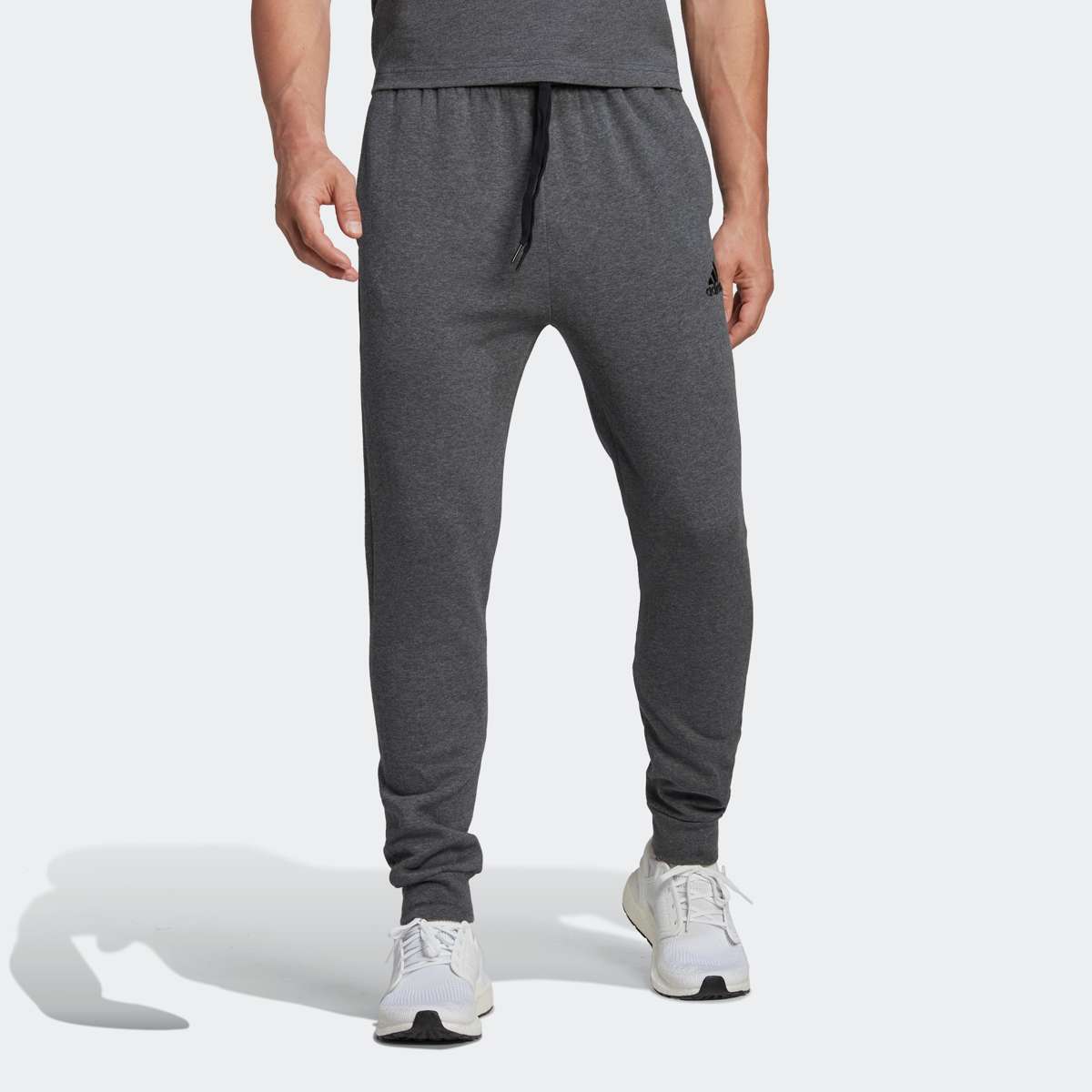 Спортивные брюки»ESSENTIALS FLEECE REGULAR TAPERED HOSE«