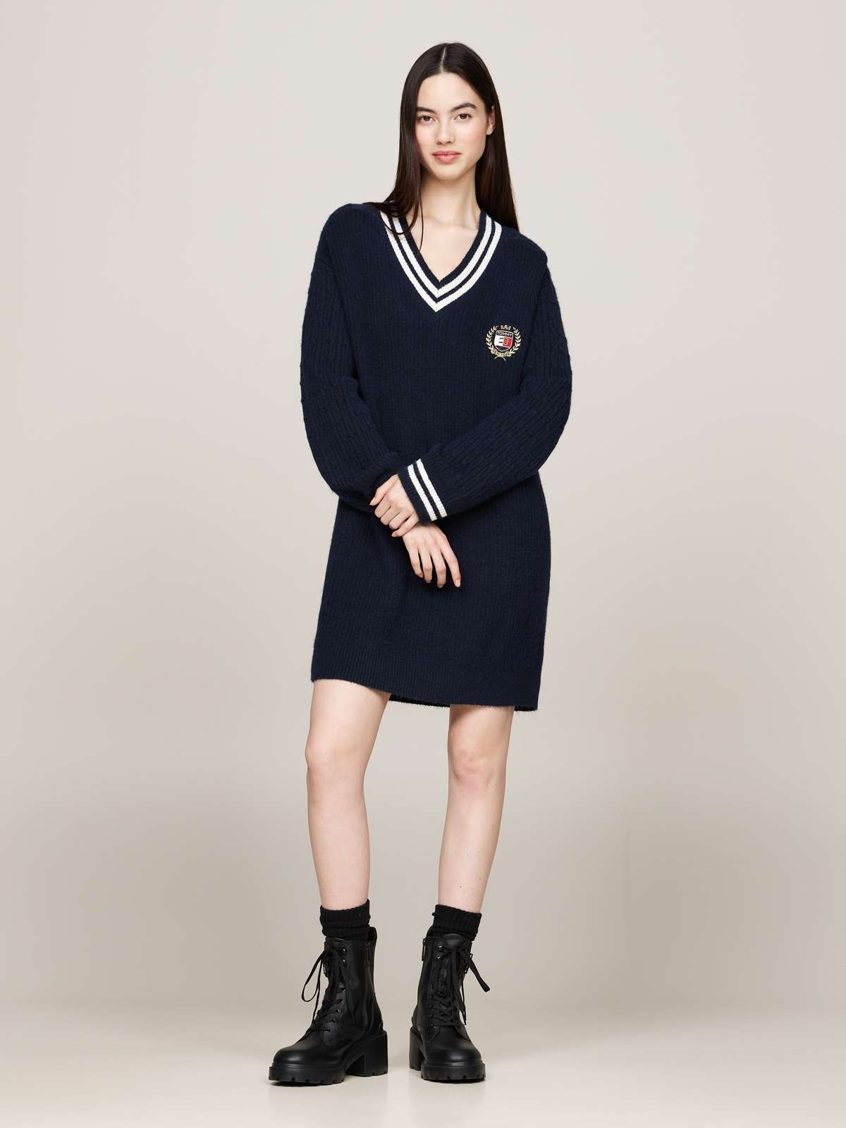 Трикотажное платье с полосатыми деталями »TJW CREST SWEATER DRESS«