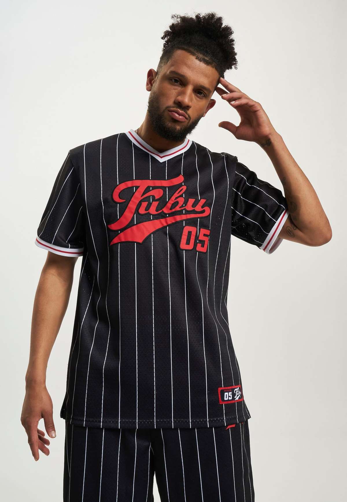 футболка»Herren FM231-005-2 FUBU Varsity Pinstriped Mesh Tee«