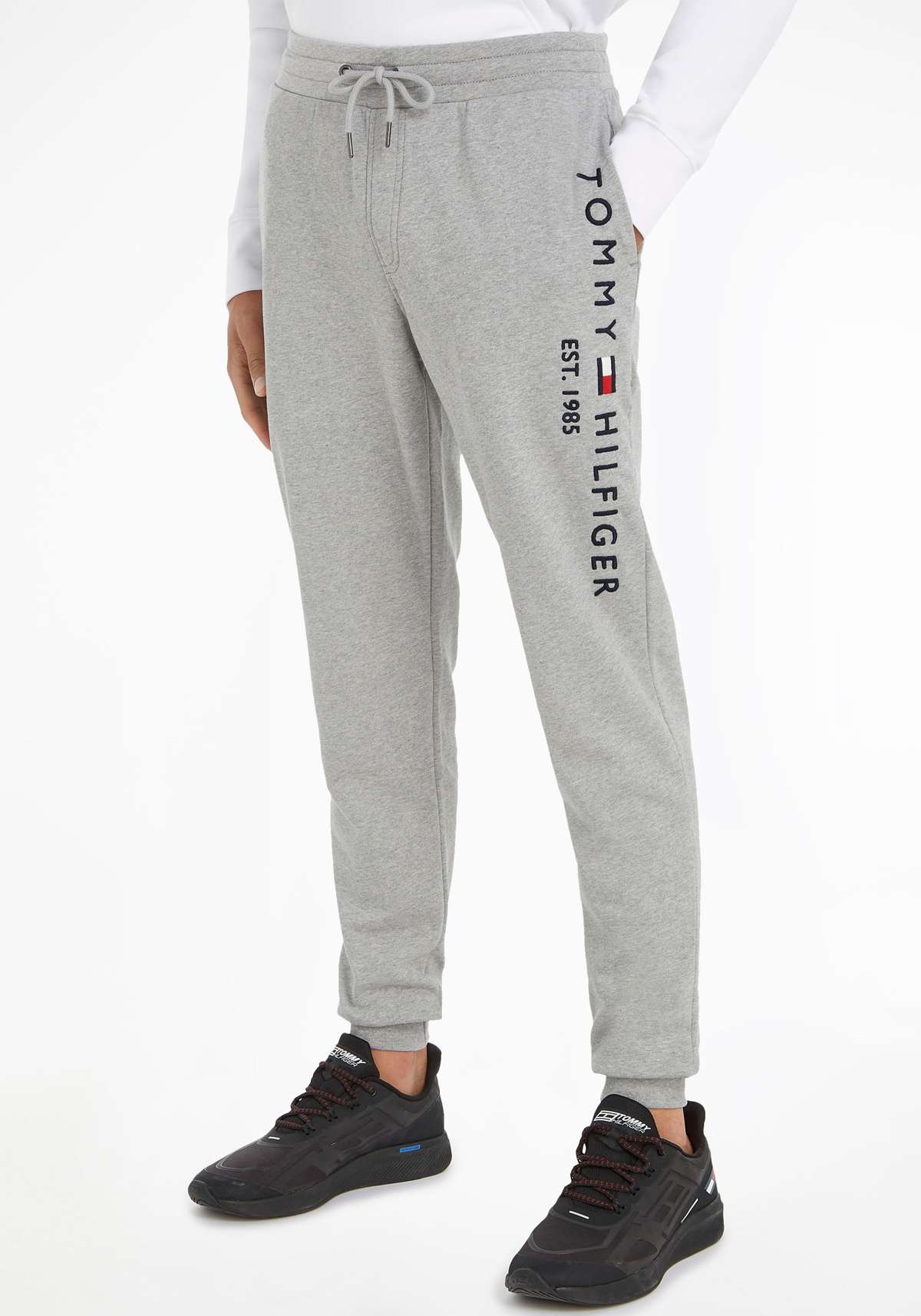 Спортивные штаны с крупной надписью Tommy Hilfiger. BASIC BRANDED SWEATPANTS