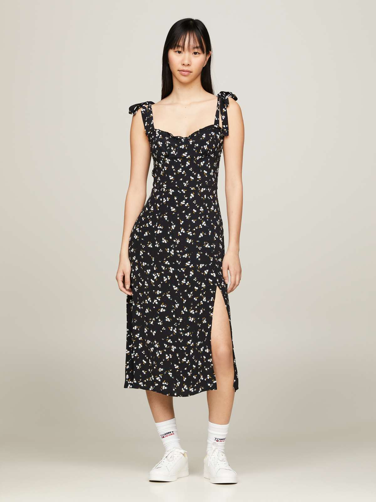 Платье-блузка с флагом Tommy Jeans »TJW MIDI FLORAL RUFFLE DRESS«