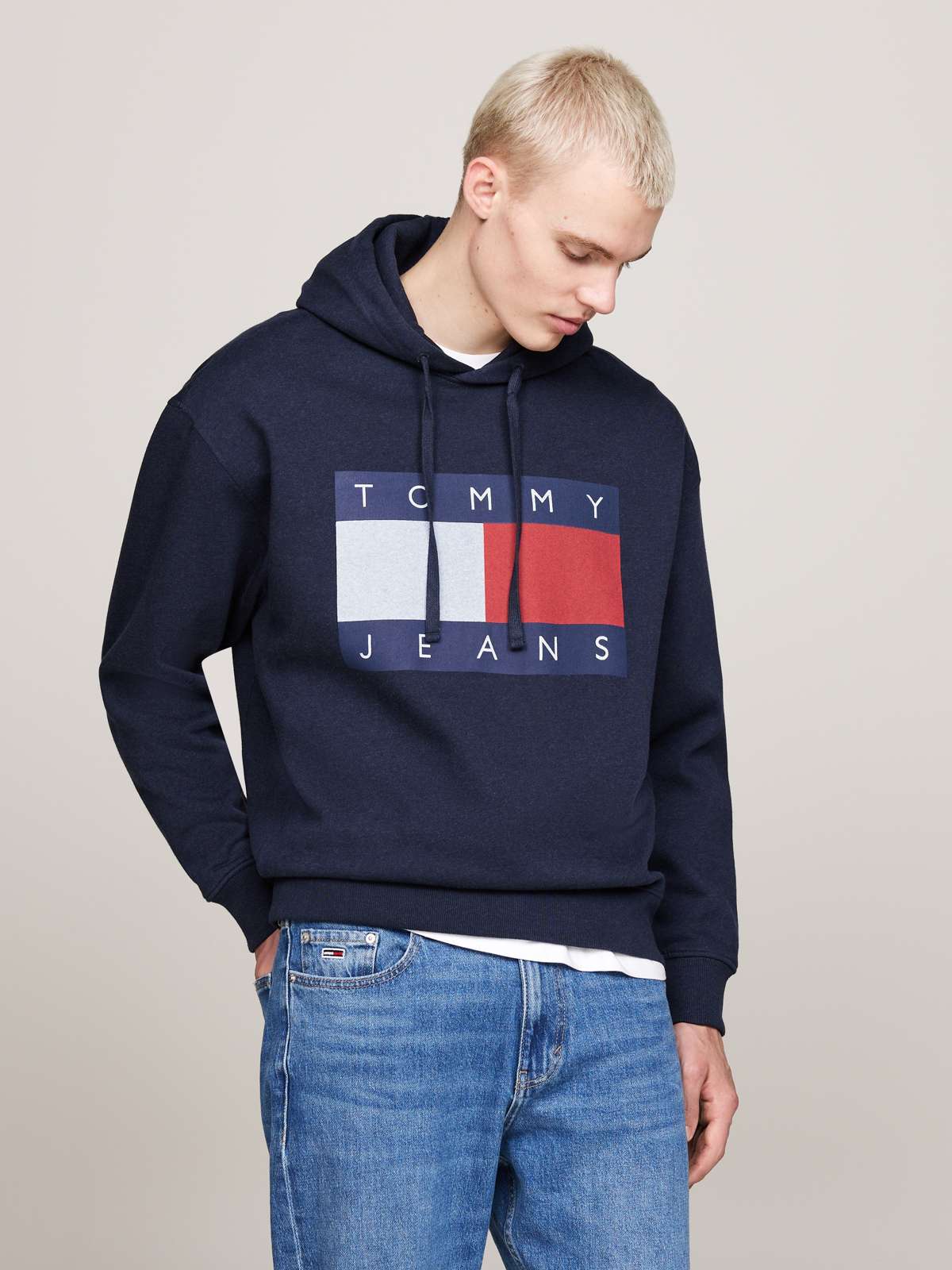 Толстовка с принтом логотипа бренда на груди.»TJM RLX MELANGE FLAG HOODIE«