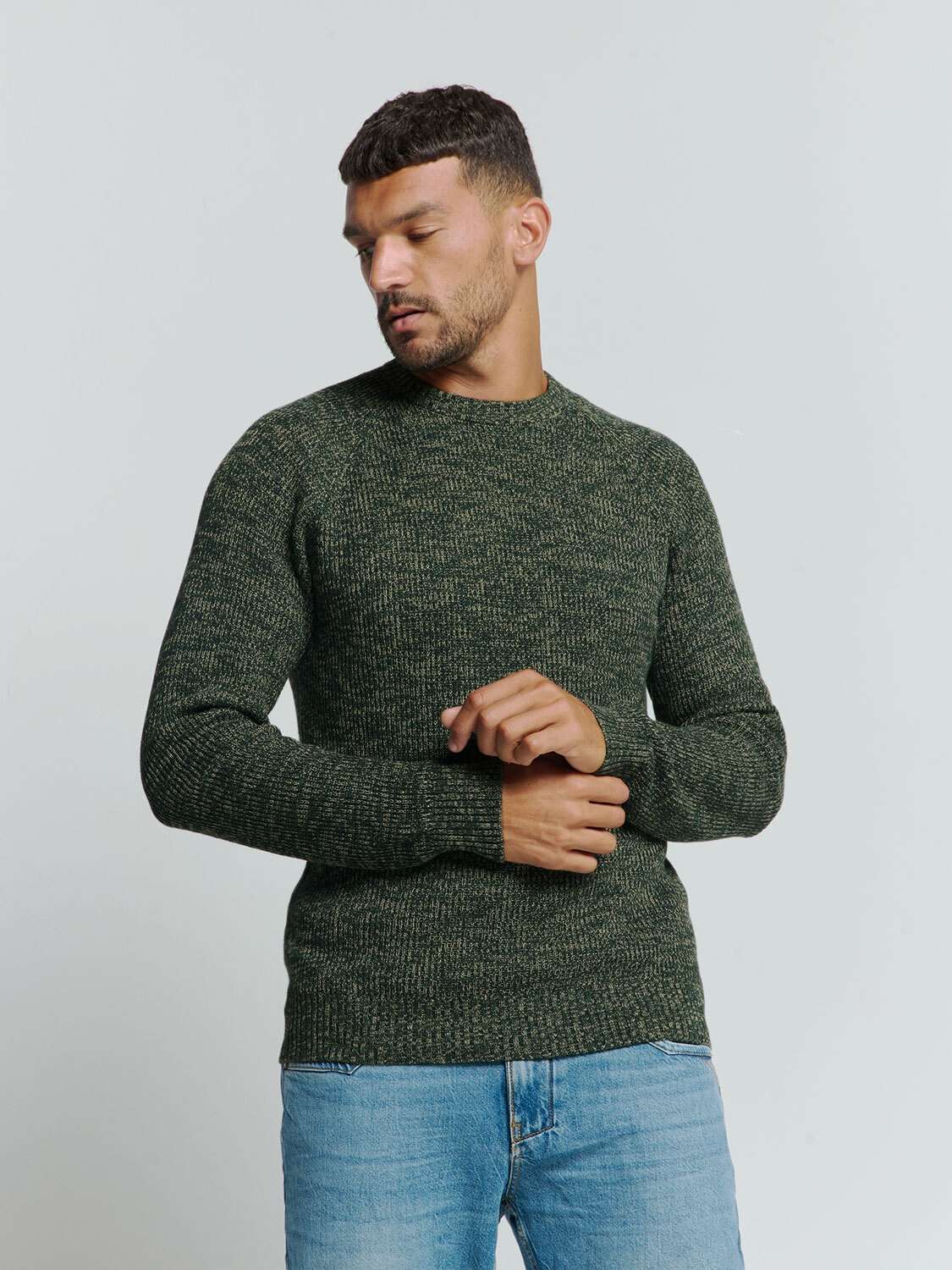 Свитер с круглым вырезом»No Excess Farbiger Rippenpullover«