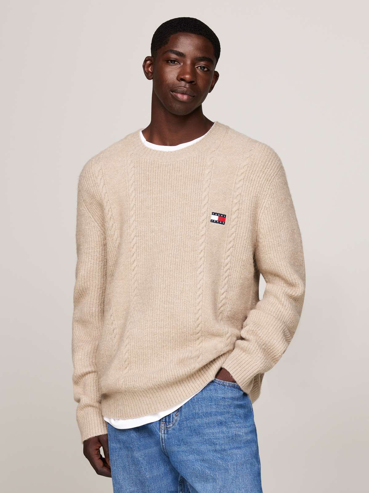 Толстовка с вышитым логотипом бренда»TJM SLIM CABLE KNIT CNECK«