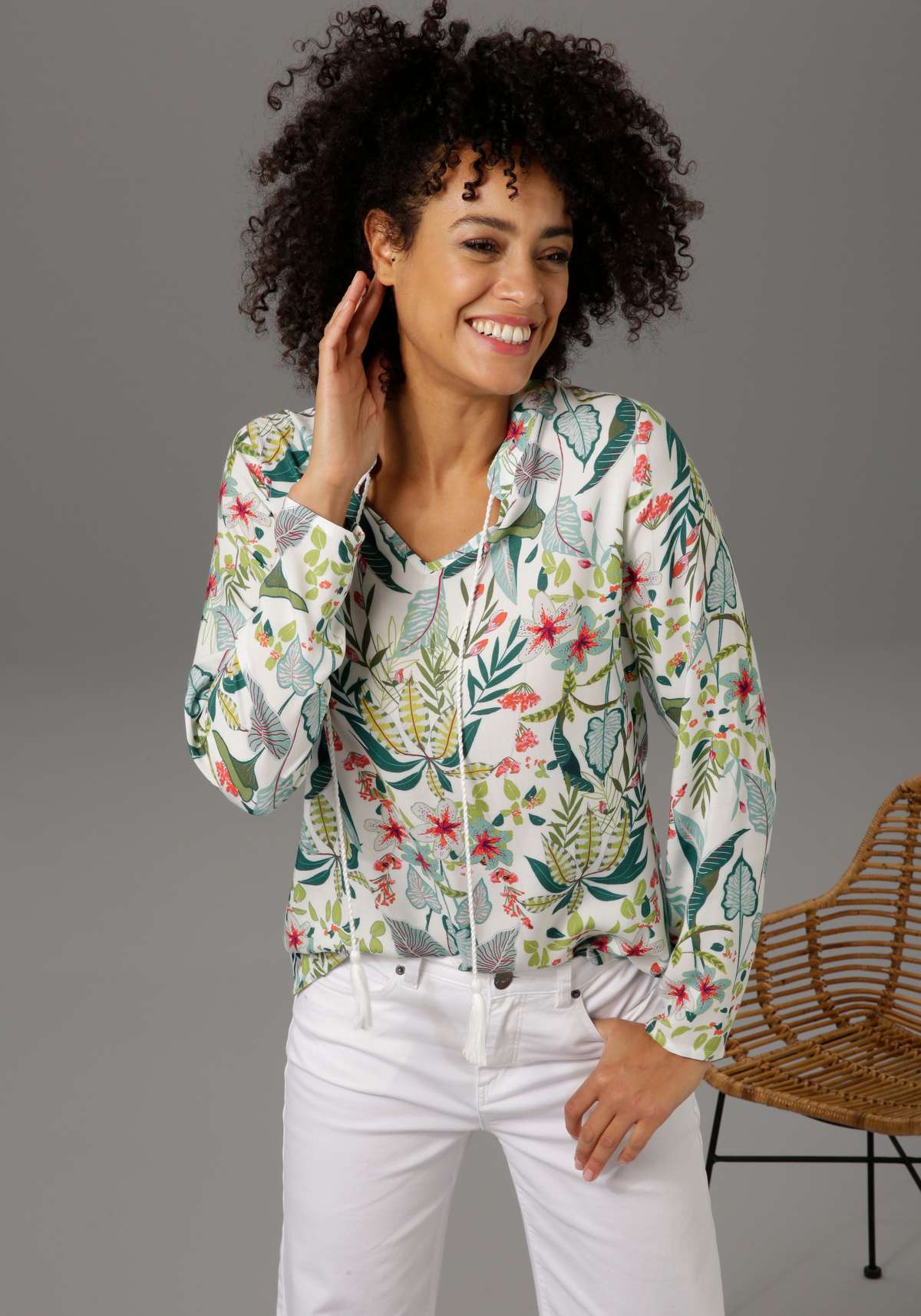 Блузка без шнуровки с принтом цветов и листьев