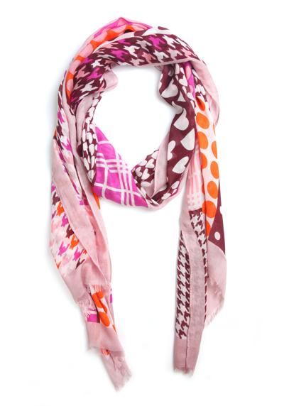Модный шарф в ярком сочетании цветов и форм.