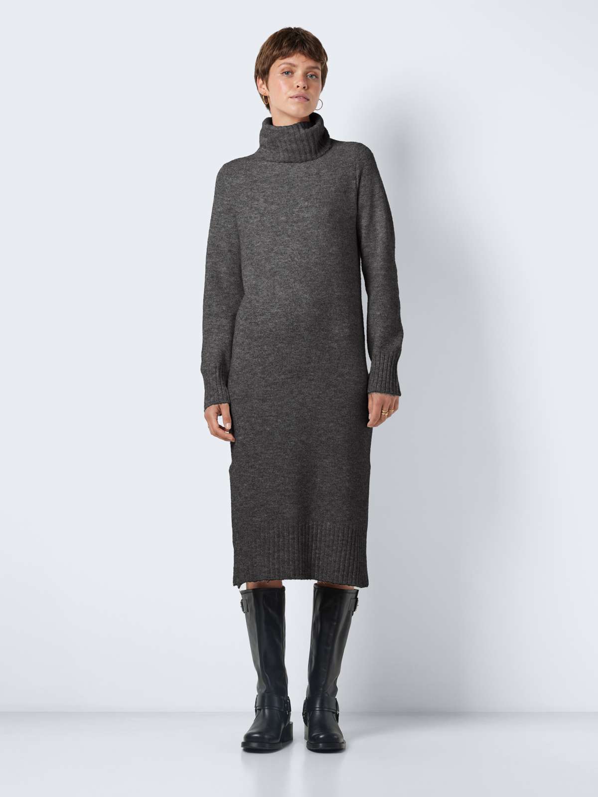 Трикотажное платье »NMVIOLA L/S ROLLNECK KNIT DRESS FWD NOOS«