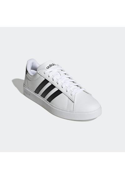 Кроссовки, дизайн по стопам Adidas Superstar