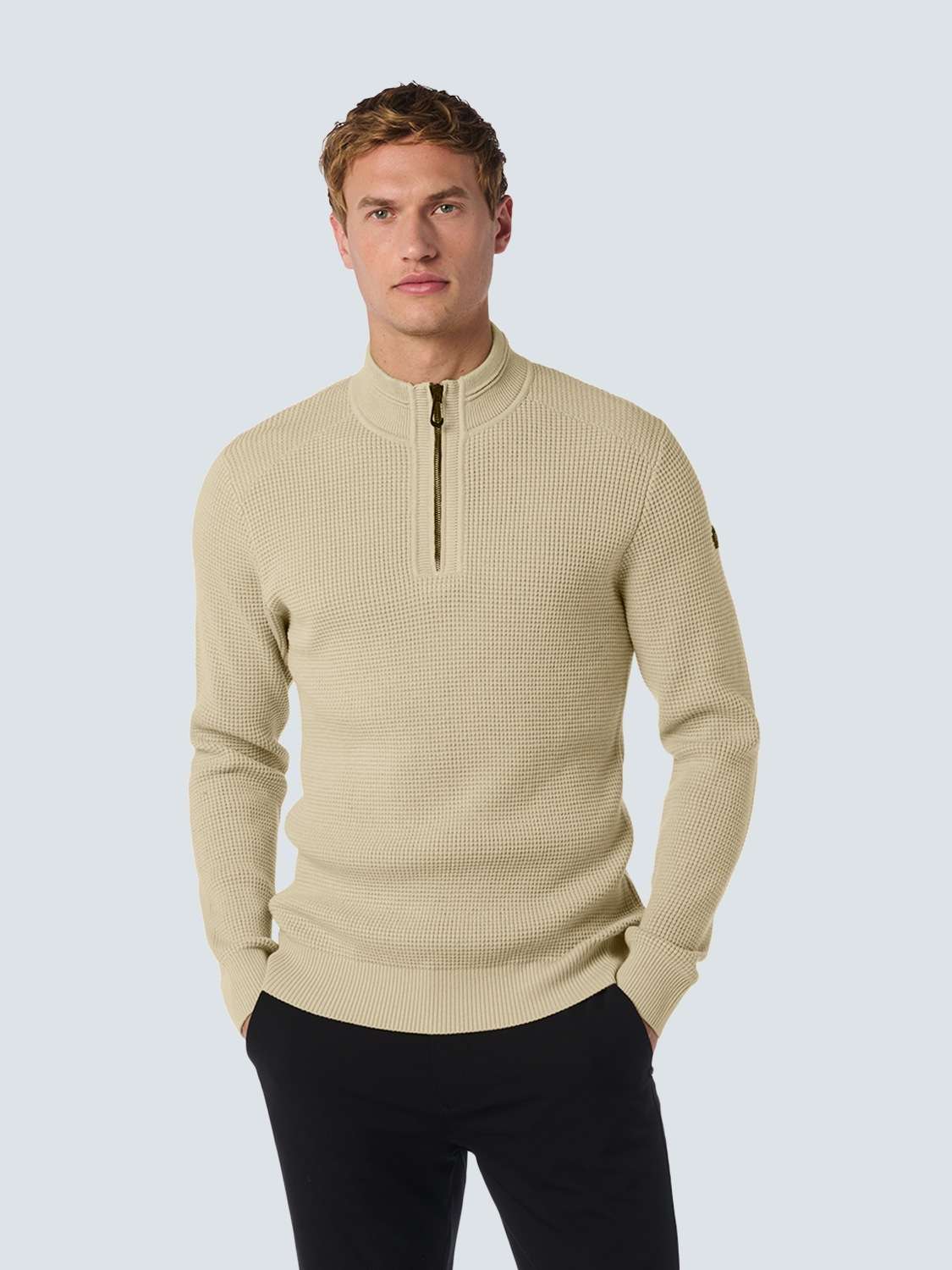 Свитер с высоким воротником»No Excess Jacquard-Pullover mit halbem Rei?verschluss«