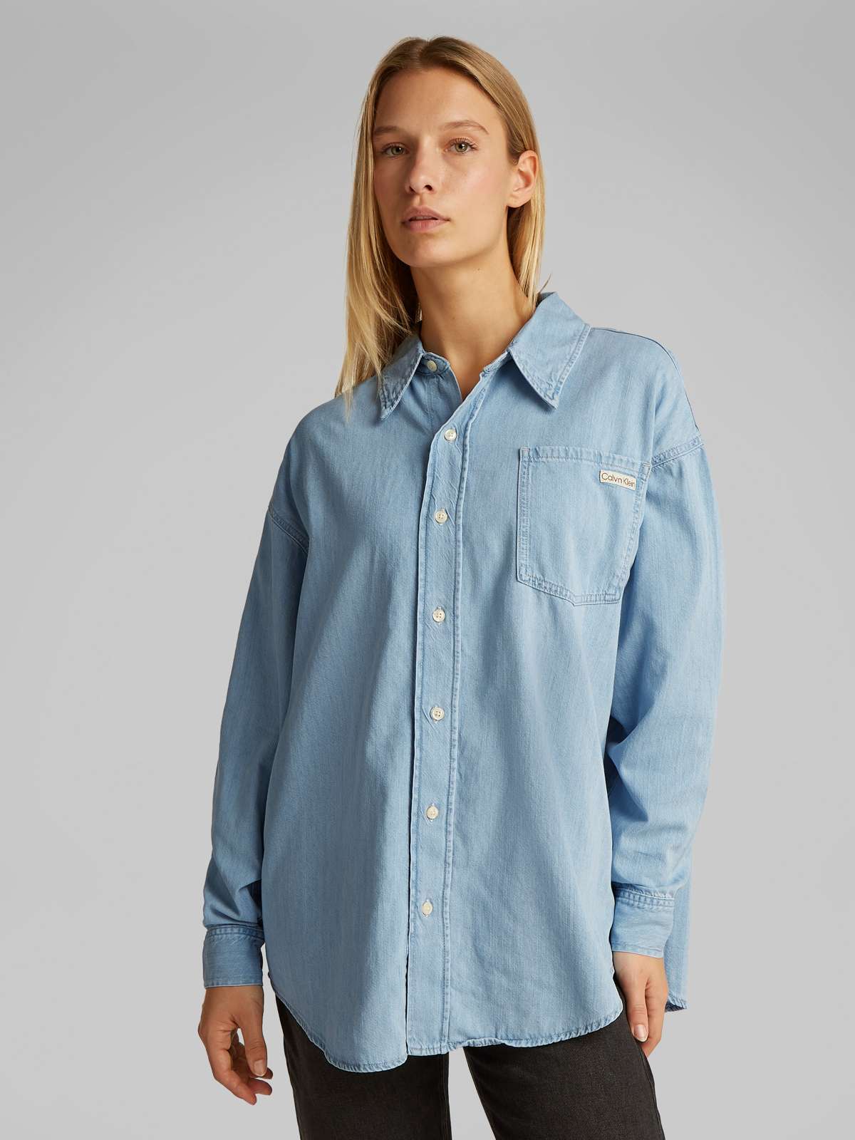 Джинсовая блузка с вышивкой логотипа OVERSIZED LS DENIM SHIRT