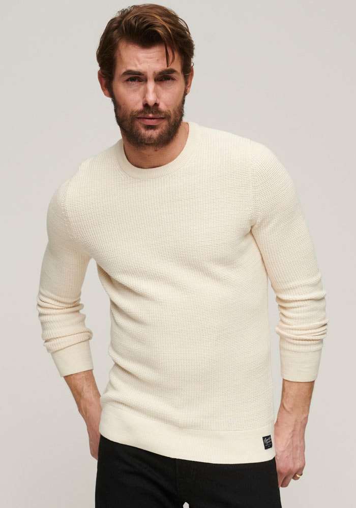 Вязаный свитер структурированным вафельным узором.»TEXTURED CREW KNIT JUMPER«