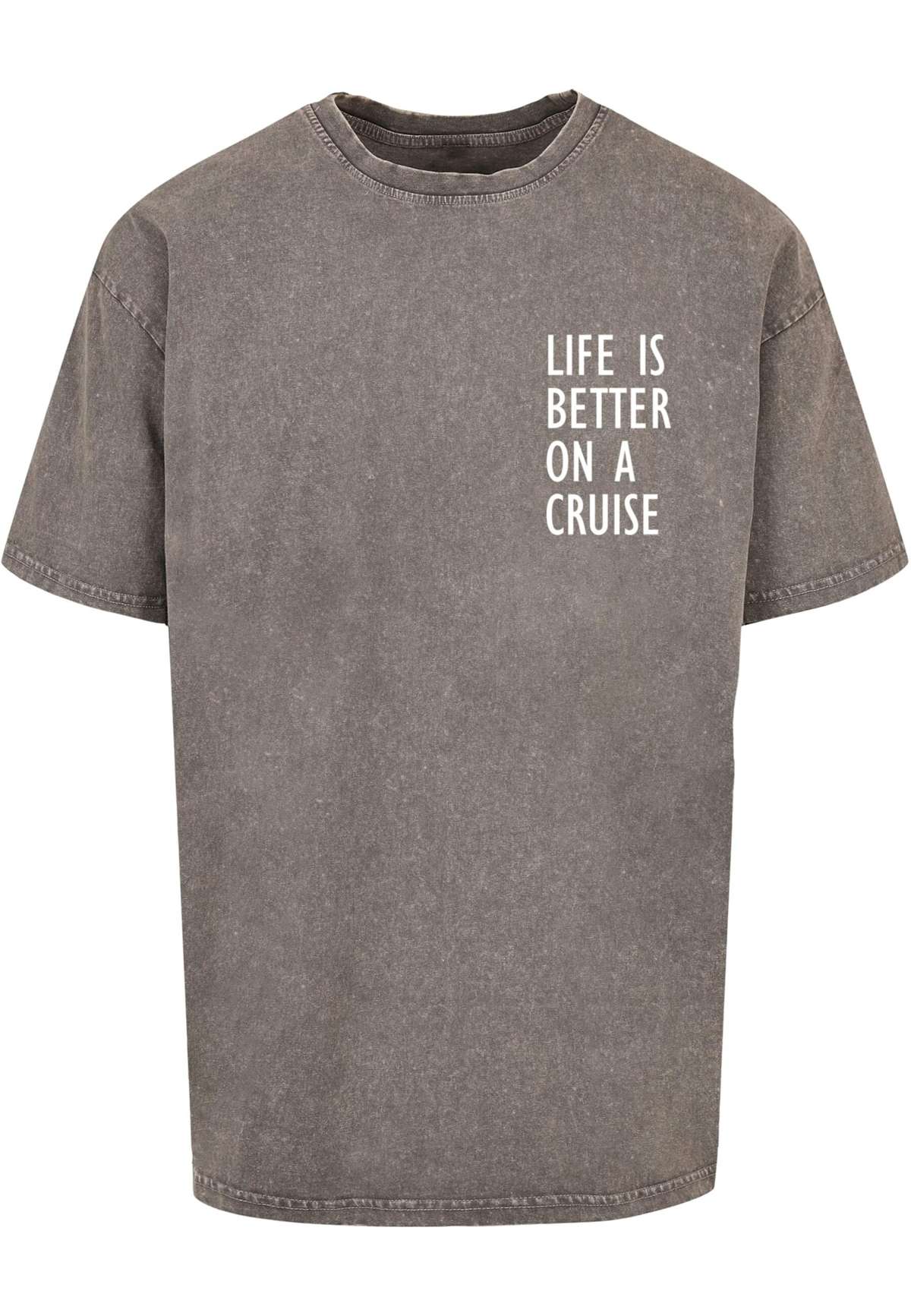 футболка»Herren Life Is Better Acid Washed Heavy Oversized Tee«