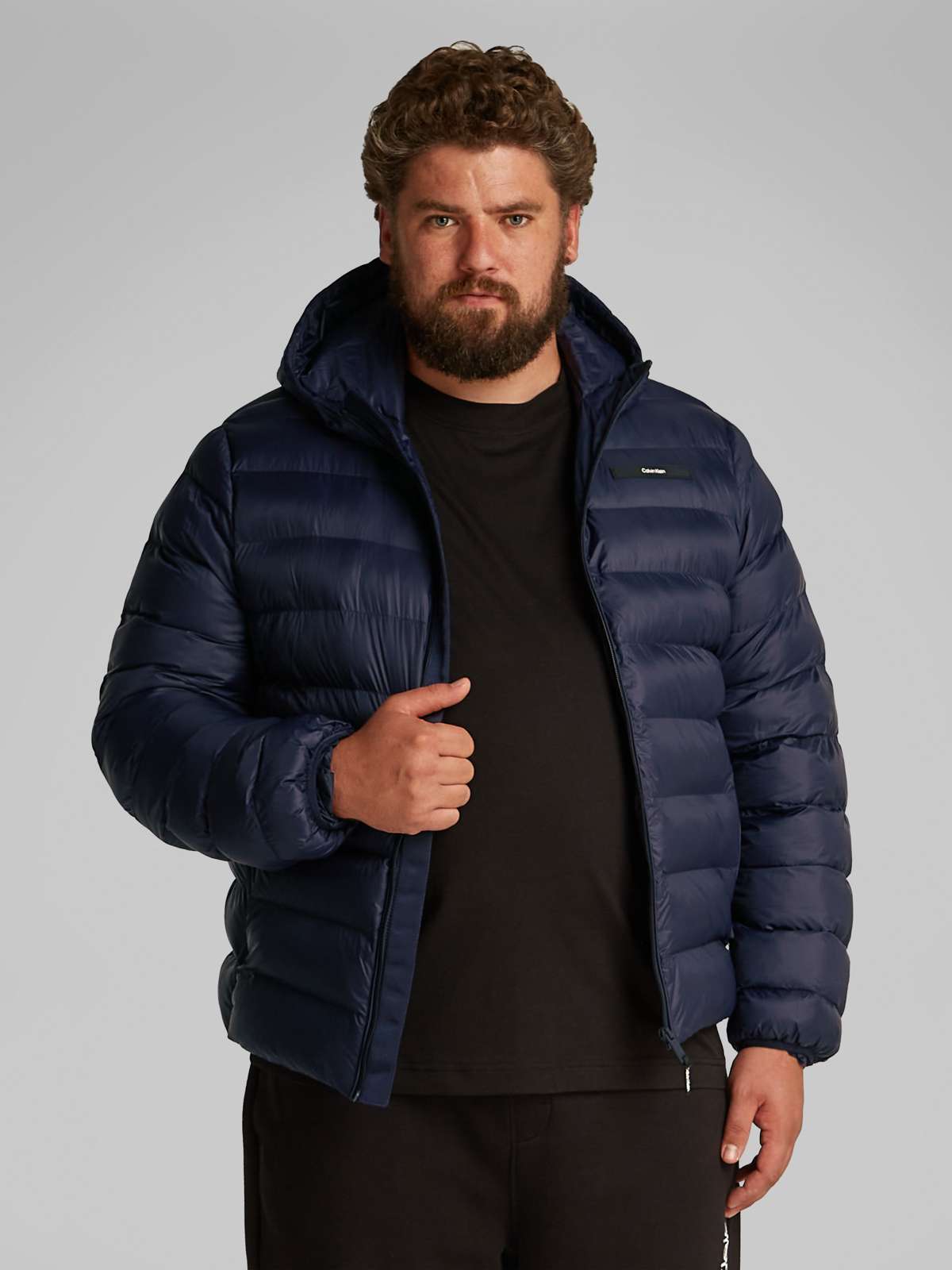 Стеганая куртка с капюшоном больших размеров с логотипом. BT_QUILTED LW HOODED JACKET