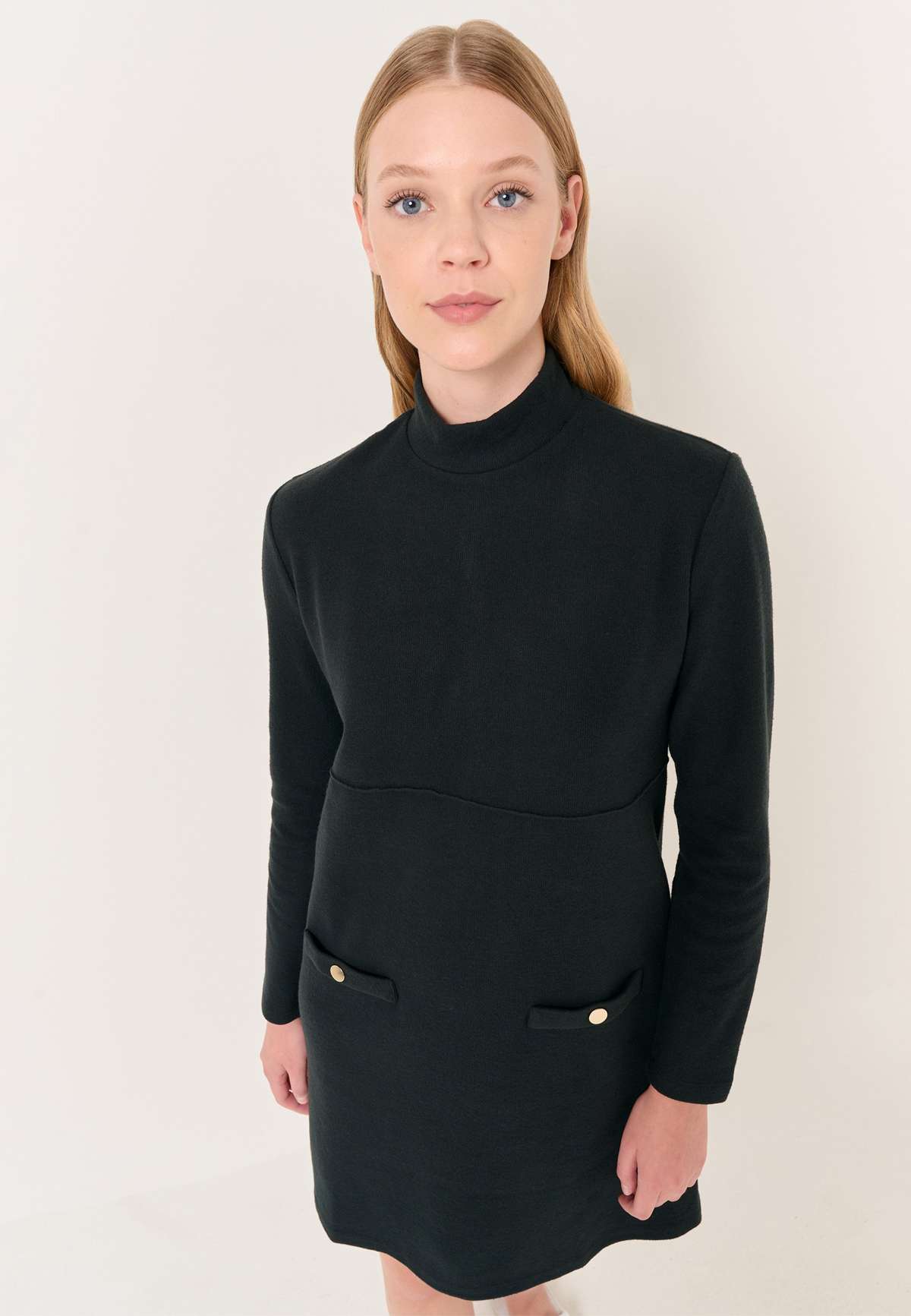 Трикотажное платье TURTLENECK LONG SLEEVED MINI FILLET POCKETS