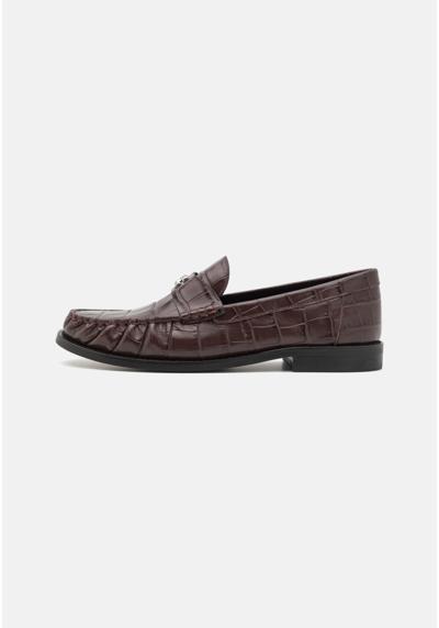 Ботинки JOLENE EMBOSSED CROC LOAFER