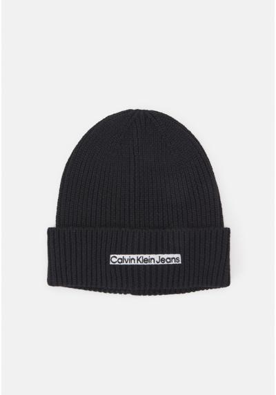 Шапка INSTITUTIONAL PATCH BEANIE UNISEX