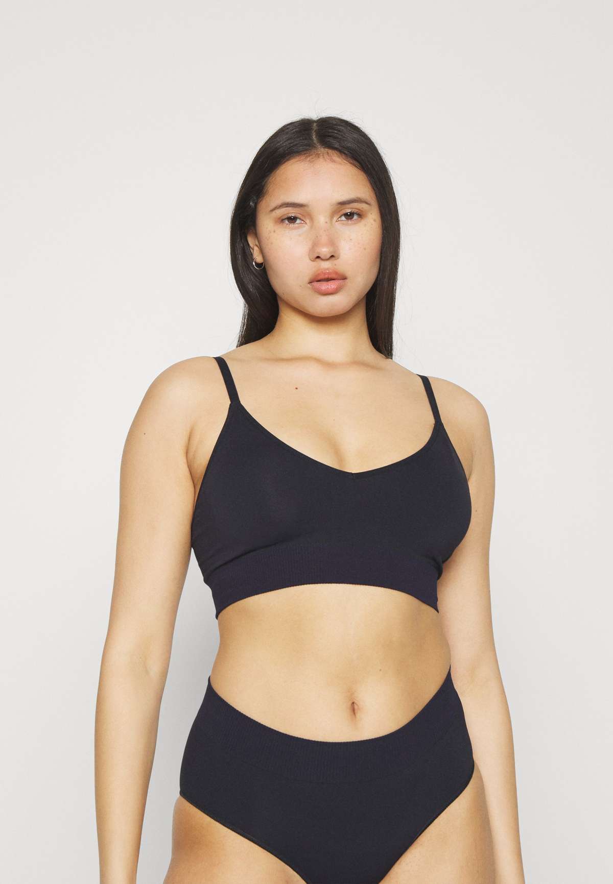 Бюстье EVER INFUSED ALOE BRALETTE