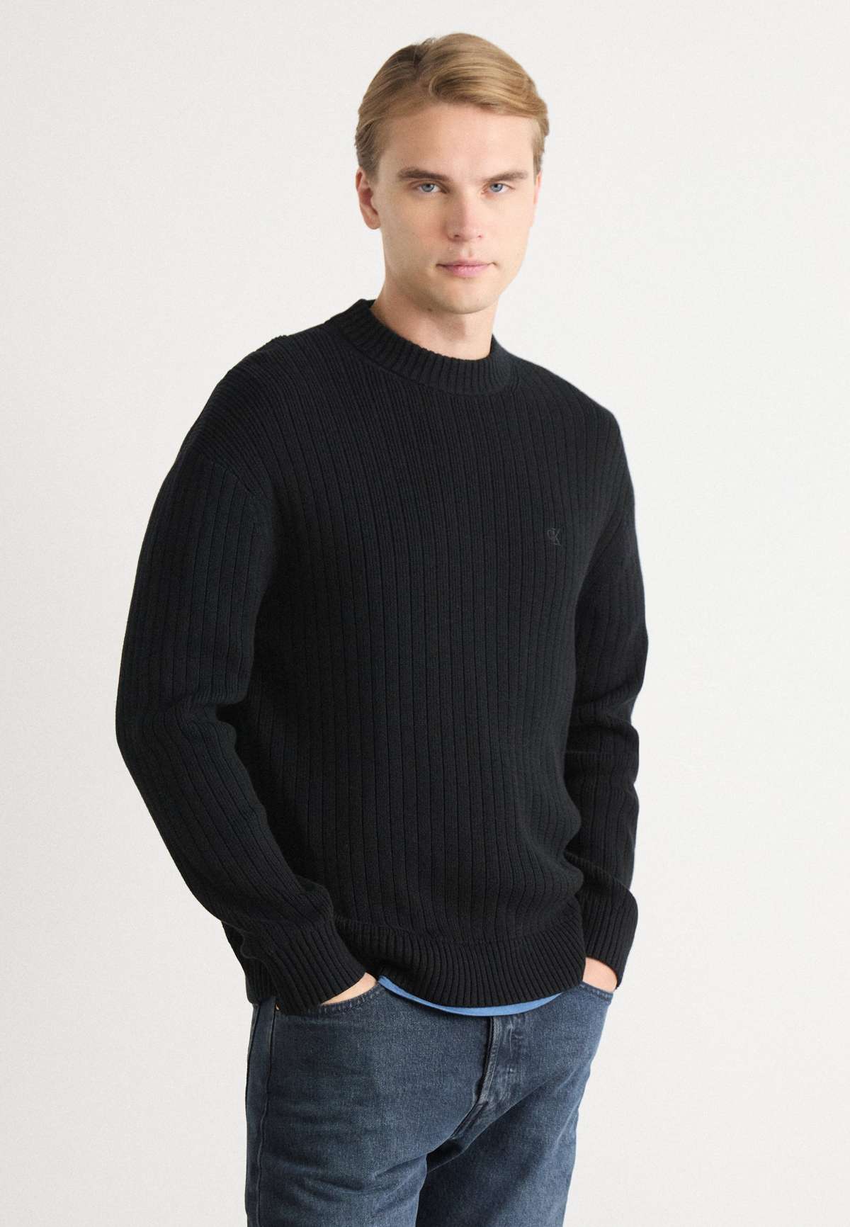 Пуловер LINEAR SWEATER