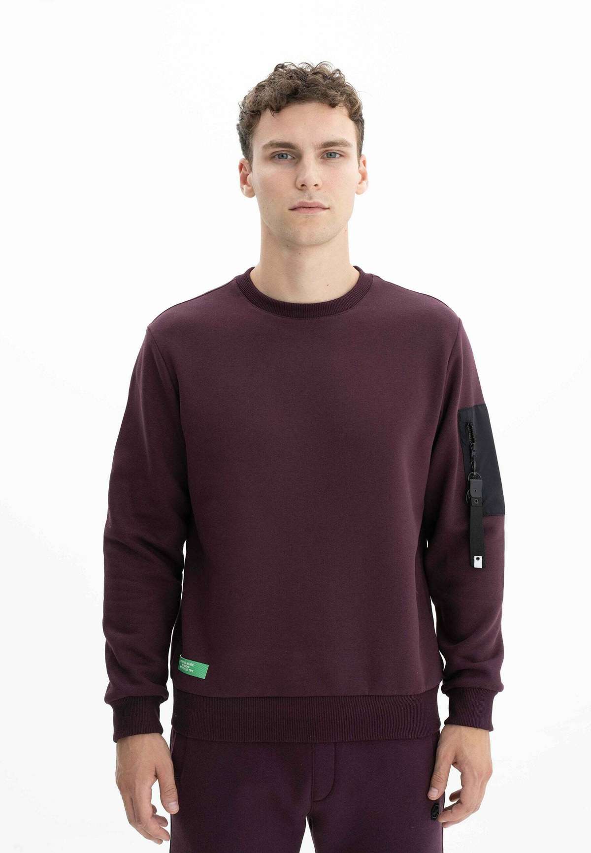 Кофта CREW NECK WITH SLEEVE POCKET