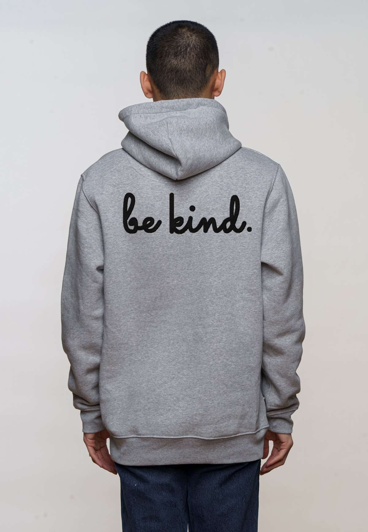 Пуловер BE KIND BACK EMBROIDERY