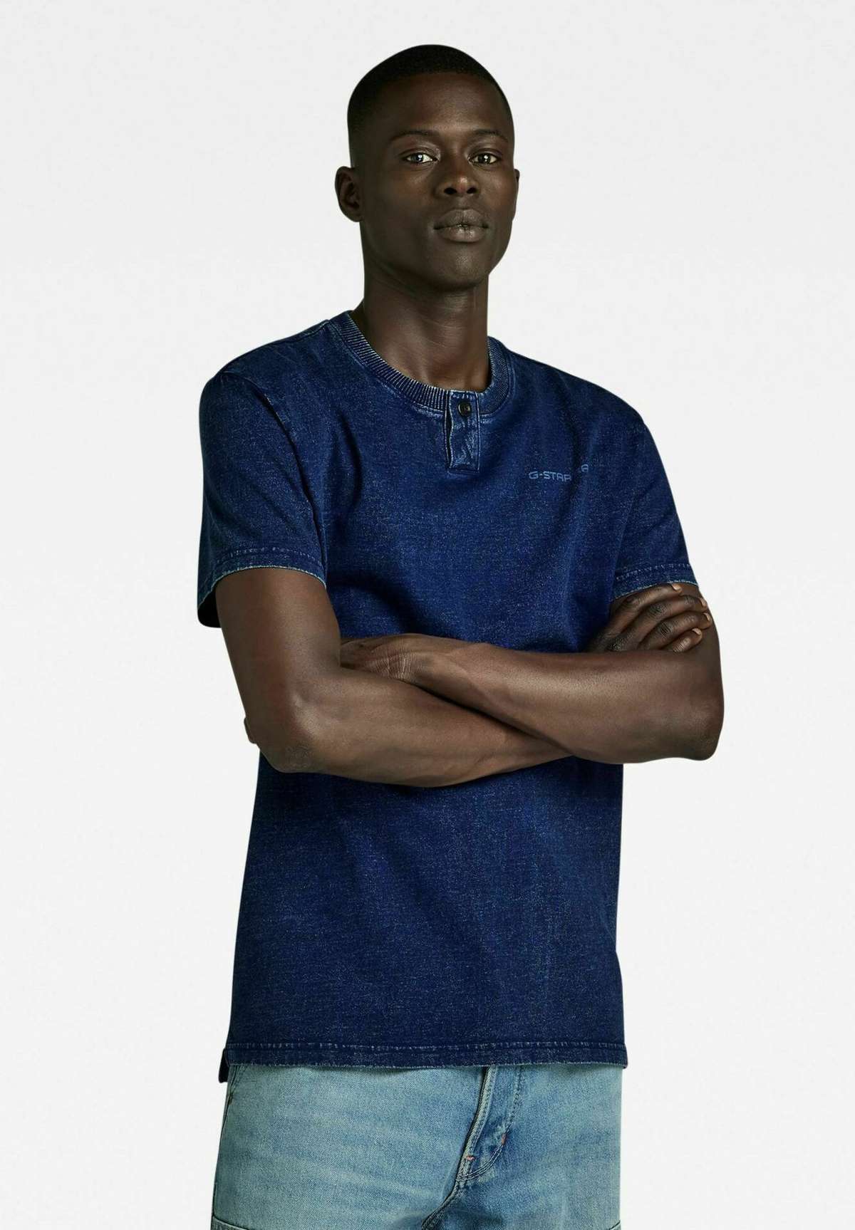 Футболка INDIGO HENLEY