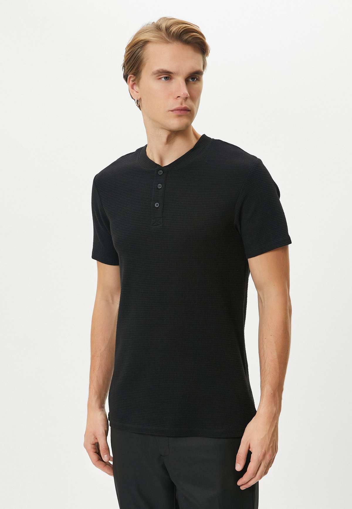 Футболка BUTTONED SHORT SLEEVE TEXTURED