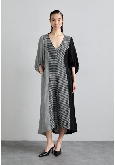 Платье THREE QUARTER SLEEVE MIDI DRESS PATCHWORK