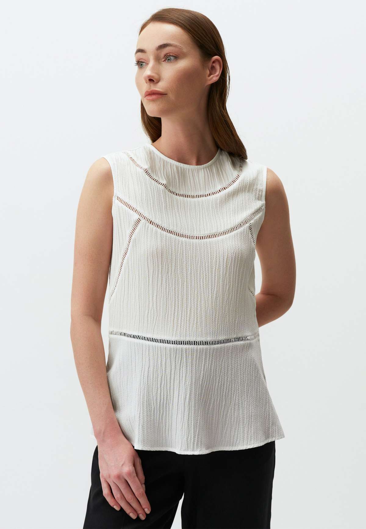 Топ CREW NECK SLEEVELESS DETAILED