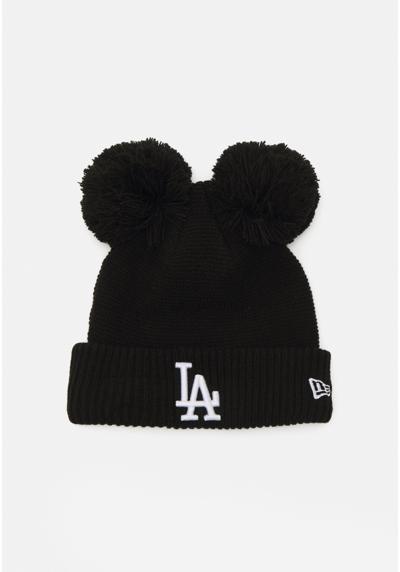 Шапка FEMALE DOUBLE POM BEANIE