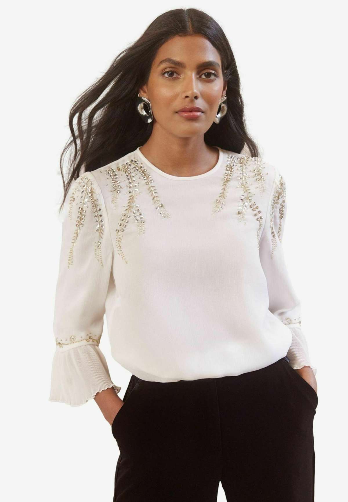 Джинсы EMBELLISHED CREW NECK FLUTE SLEEVE