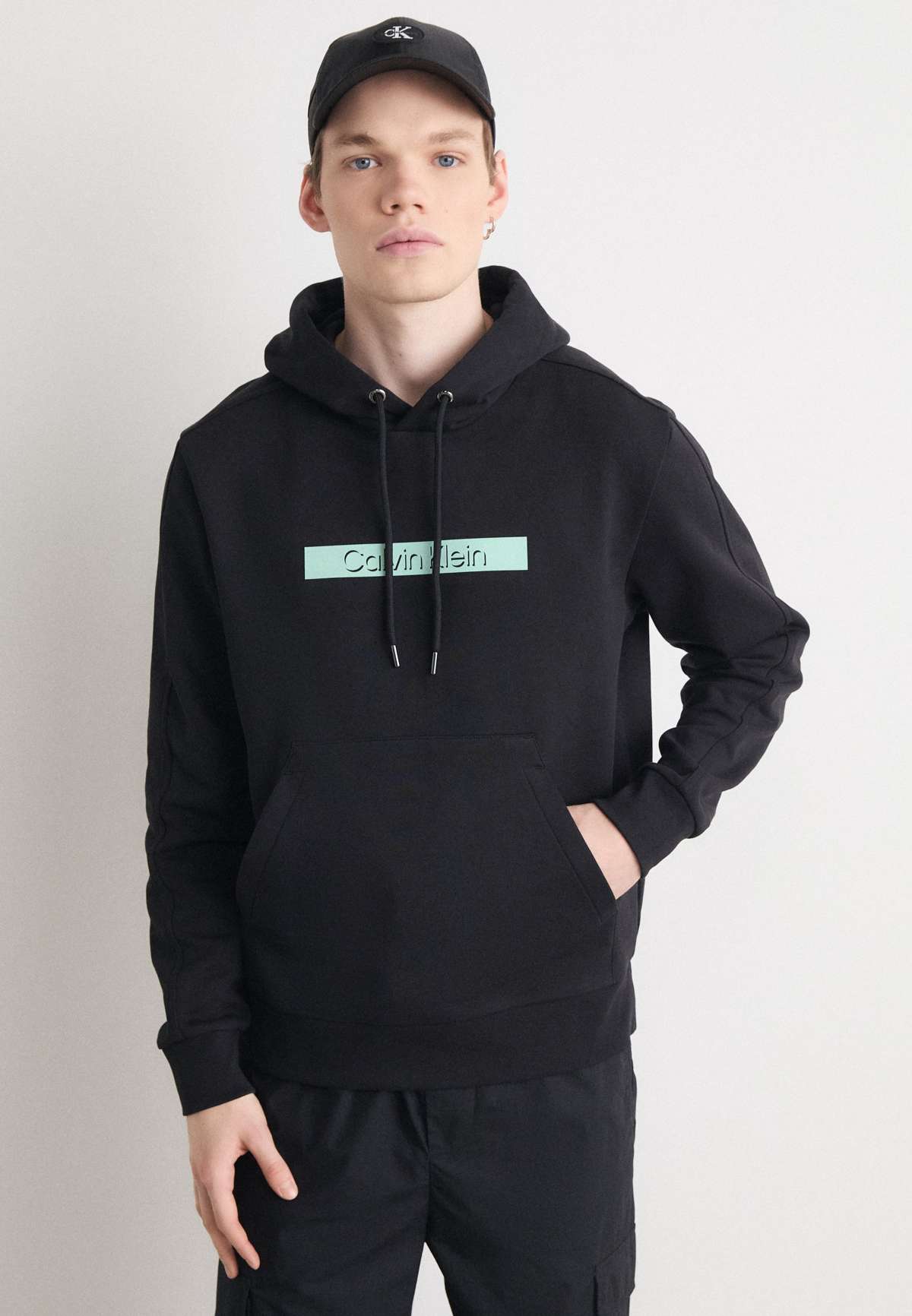 Пуловер CUT OUT SHADOW LOGO HOODIE