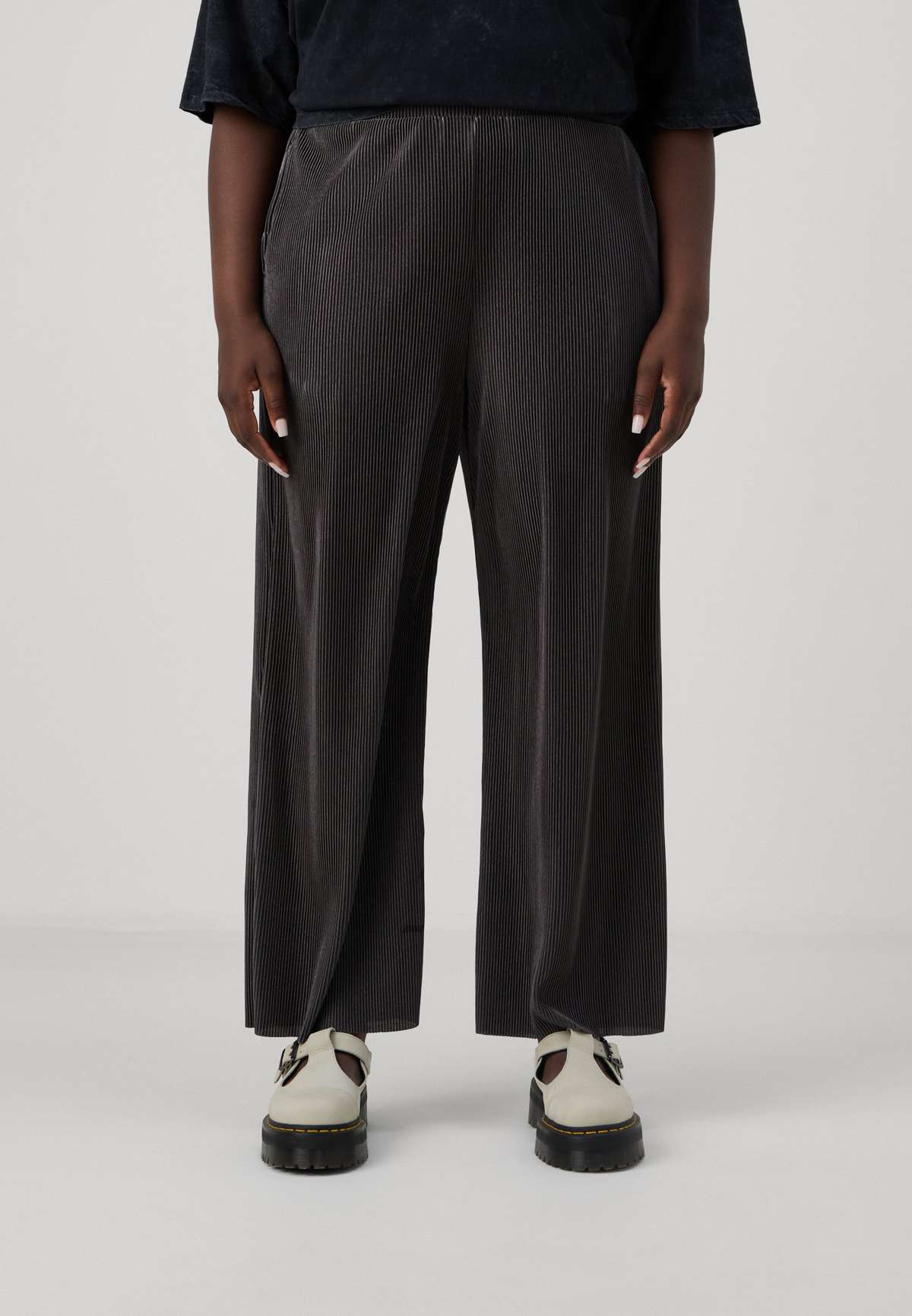 Брюки CARTERA LIFE WIDE PANTS