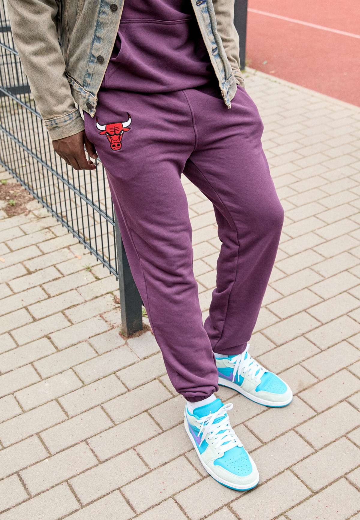 NBA CHICAGO BULLS LEAGUE ESSENTIALS JOGGER - Vereinsmannschaften