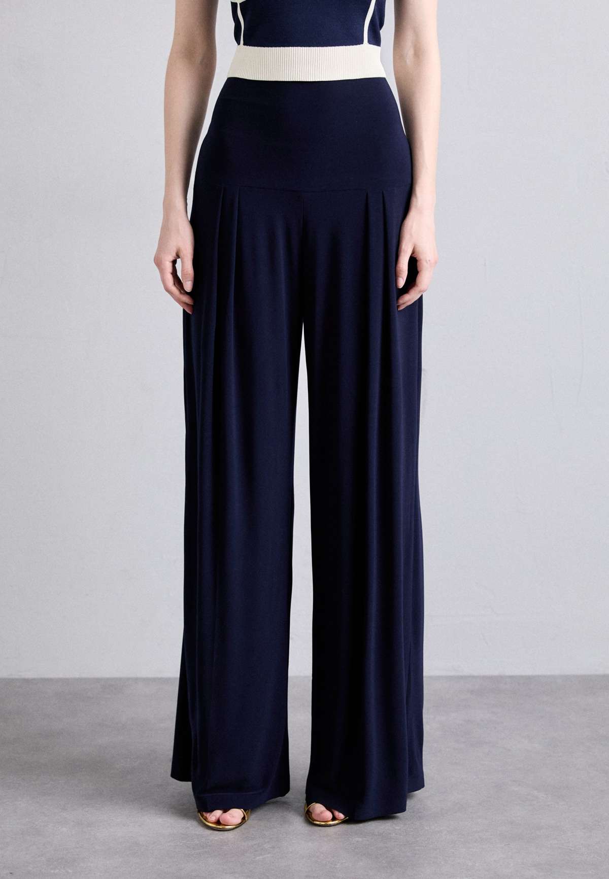 Брюки HIGH WAIST PLEAT PANT