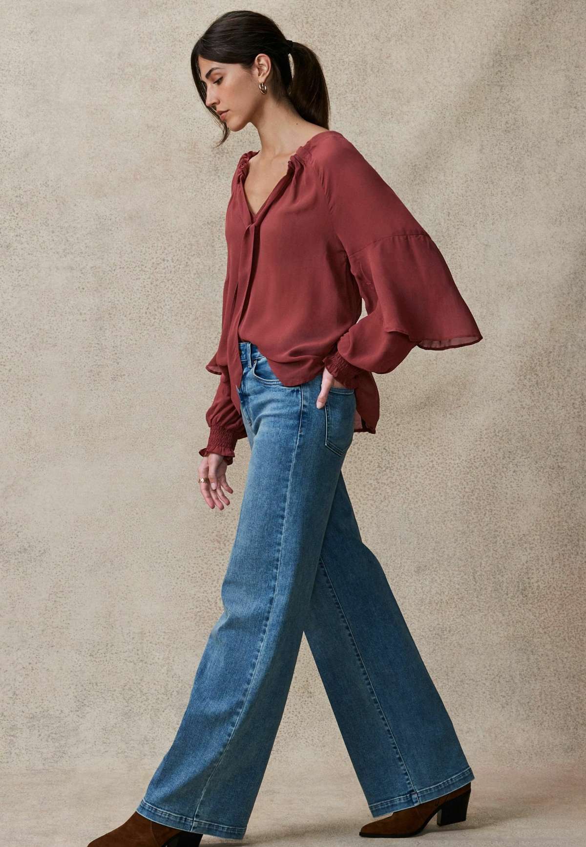 Блузка GATHERED TIE NECK VOLUME SLEEVE