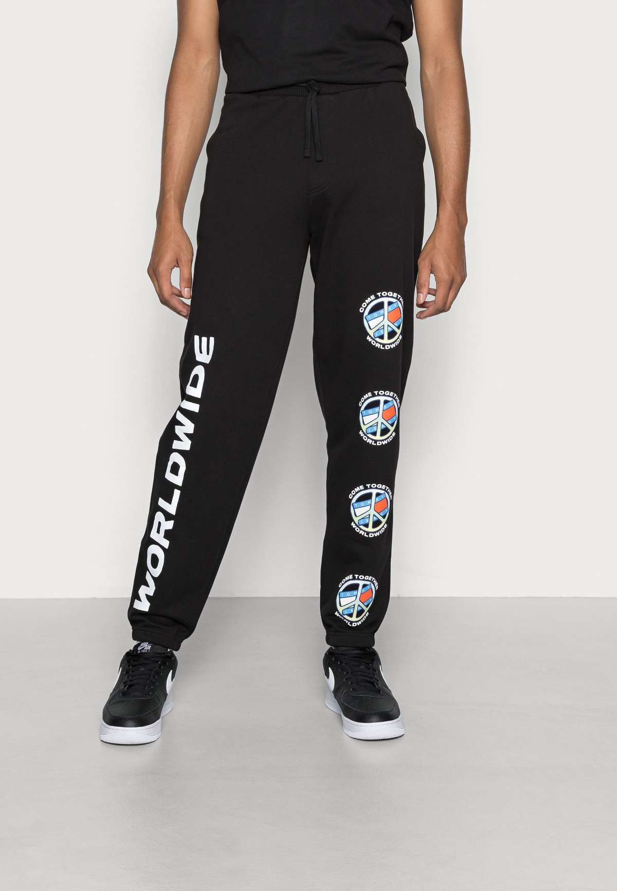 Брюки WORLD PEACE SWEATPANT