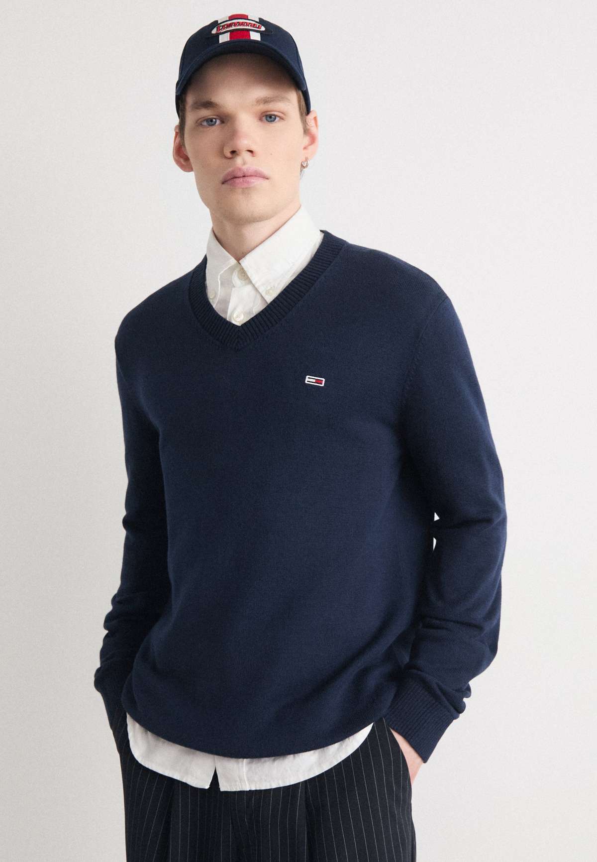 Пуловер V NECK SWEATER