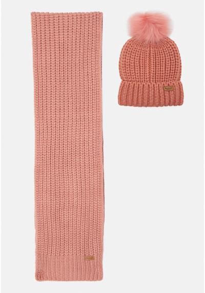 Шарф SALTBURN BEANIE & SCARF GIFT SET