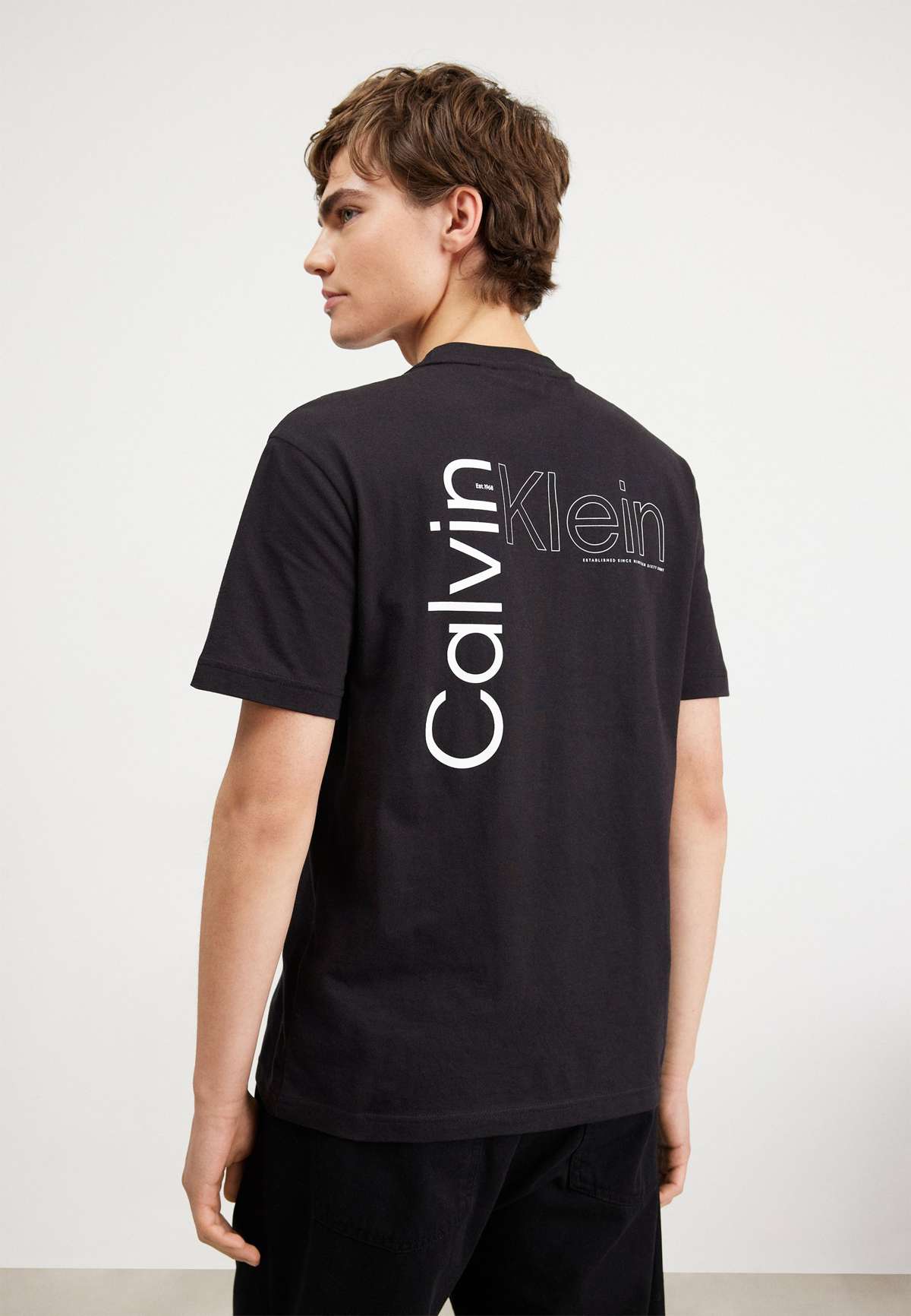 Футболка ANGLED BACK LOGO T-SHIRT