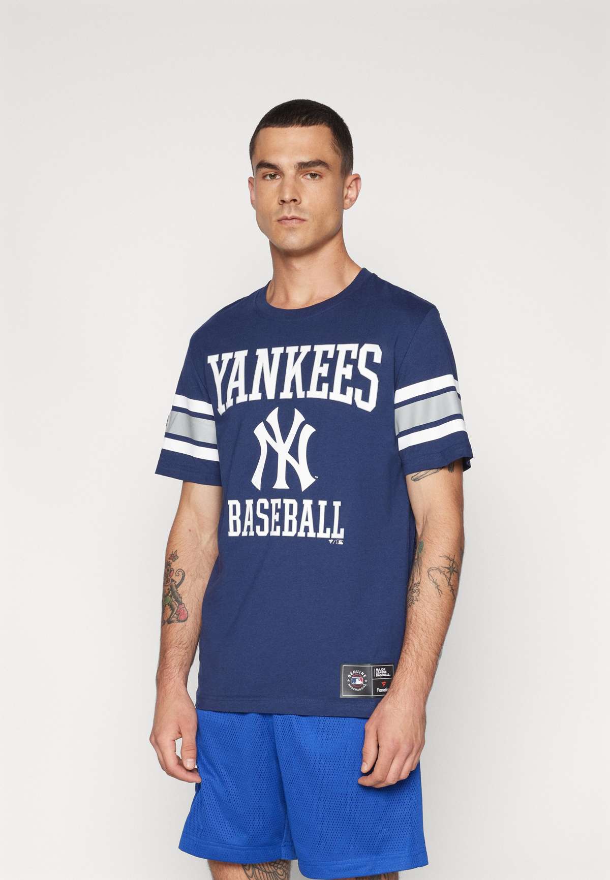 Футболка MLB NEW YORK YANKEES SEASONAL HELMET CREW TEE