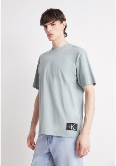 Футболка BADGE RELAXED TEE