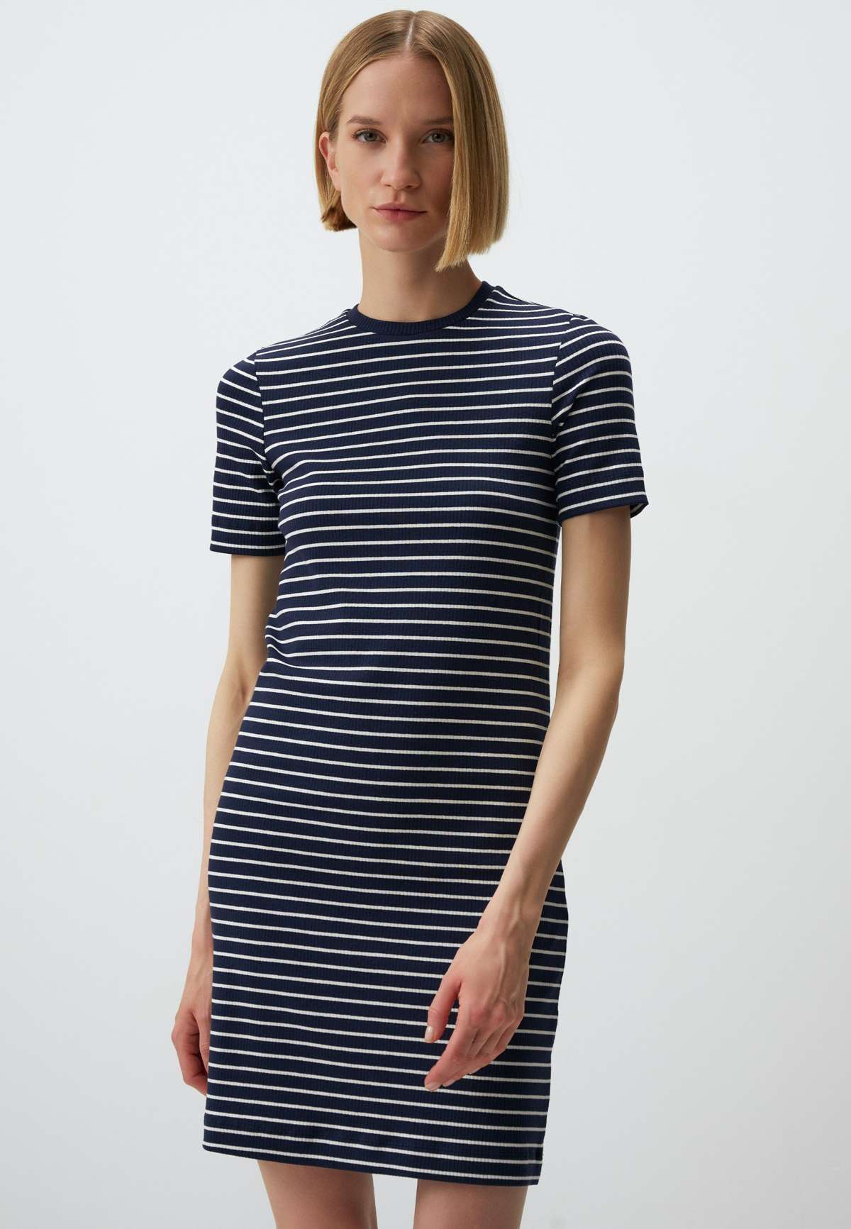 Трикотажное платье SHORT SLEEVE CREW-NECK STRIPED MINI