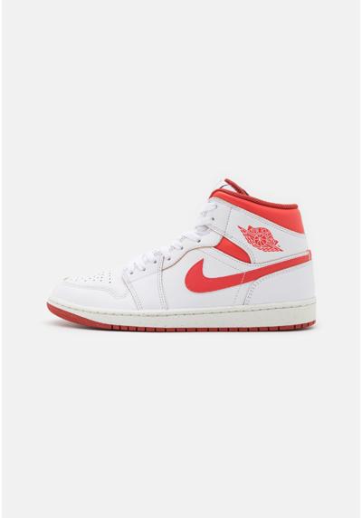 Сникеры AIR JORDAN 1 MID SE