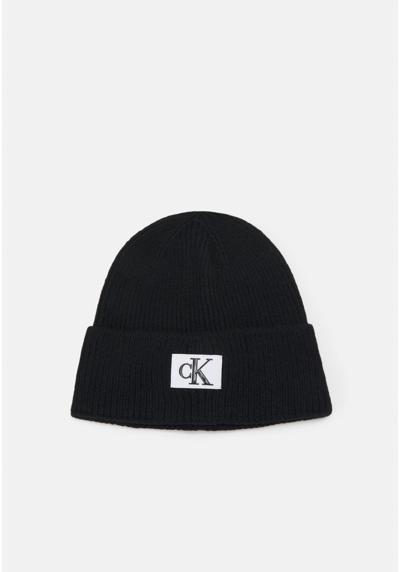 Шапка SEASONAL PATCH BEANIE UNISEX